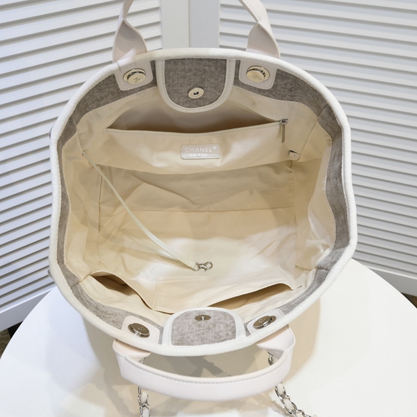 シャネルバッグ着用イメージ